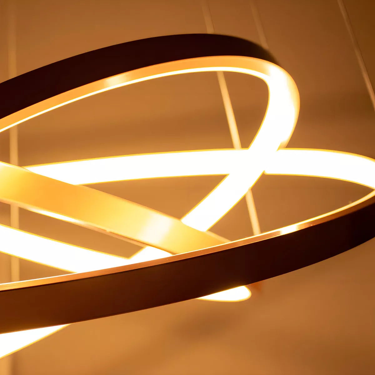 lustre,
lustre para sala,
luminaria pendente,
luminária de teto,
lustre para quarto,
pendente para quarto,
pendente para sala,
luminária pendente,
lustre anel,
pendente aneis,
pendente,